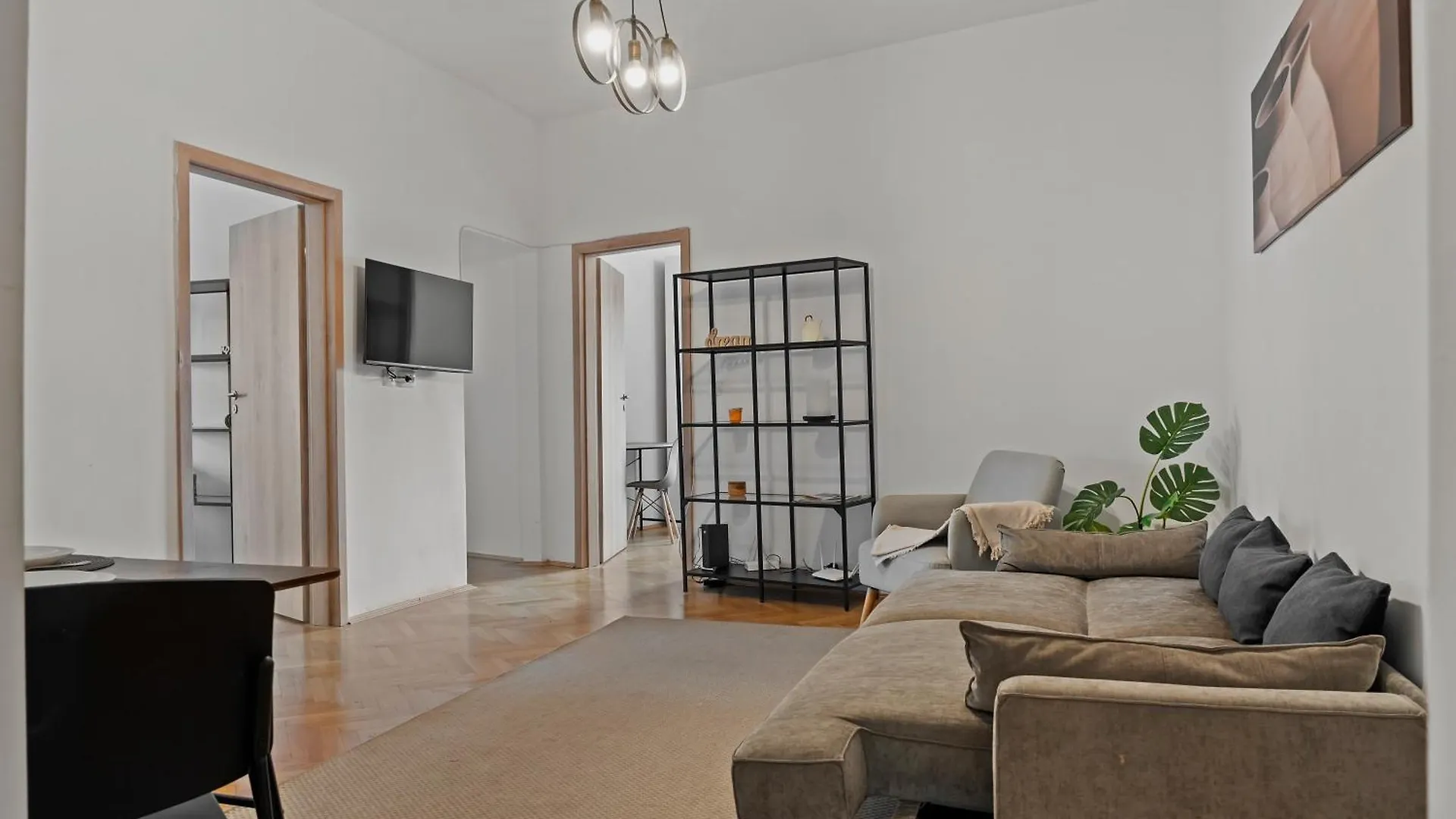 Ultracentral Dreamland Apartment 3 Bdrm Bucharest 0*,
