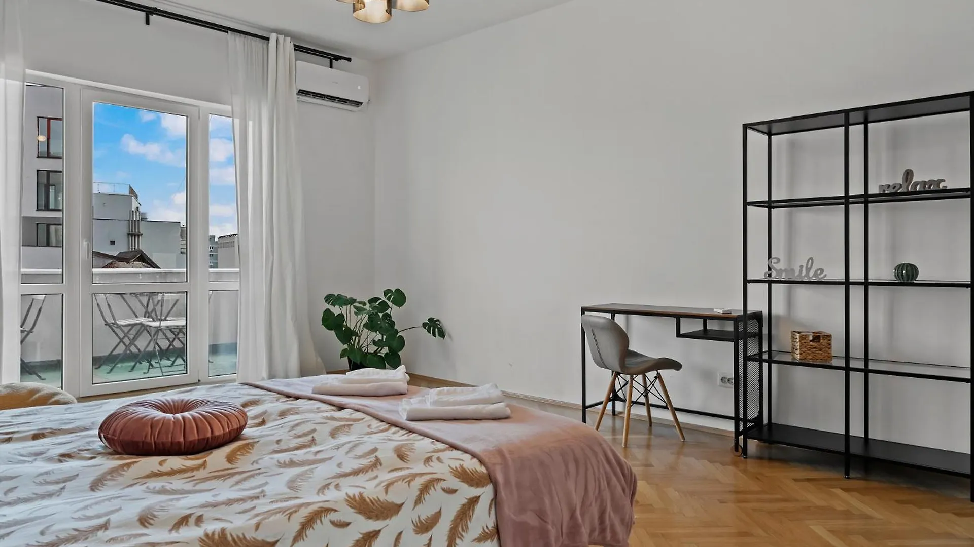 Ultracentral Dreamland Apartment 3 Bdrm Bucharest