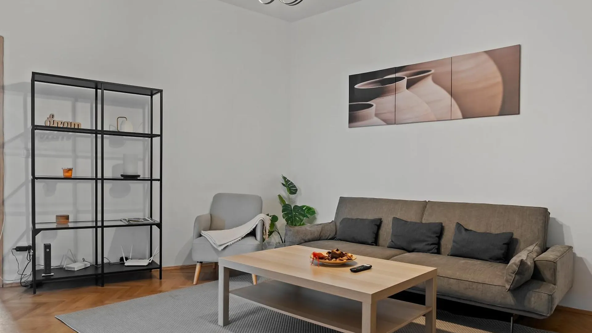 Ultracentral Dreamland Apartment 3 Bdrm Bucharest Romania