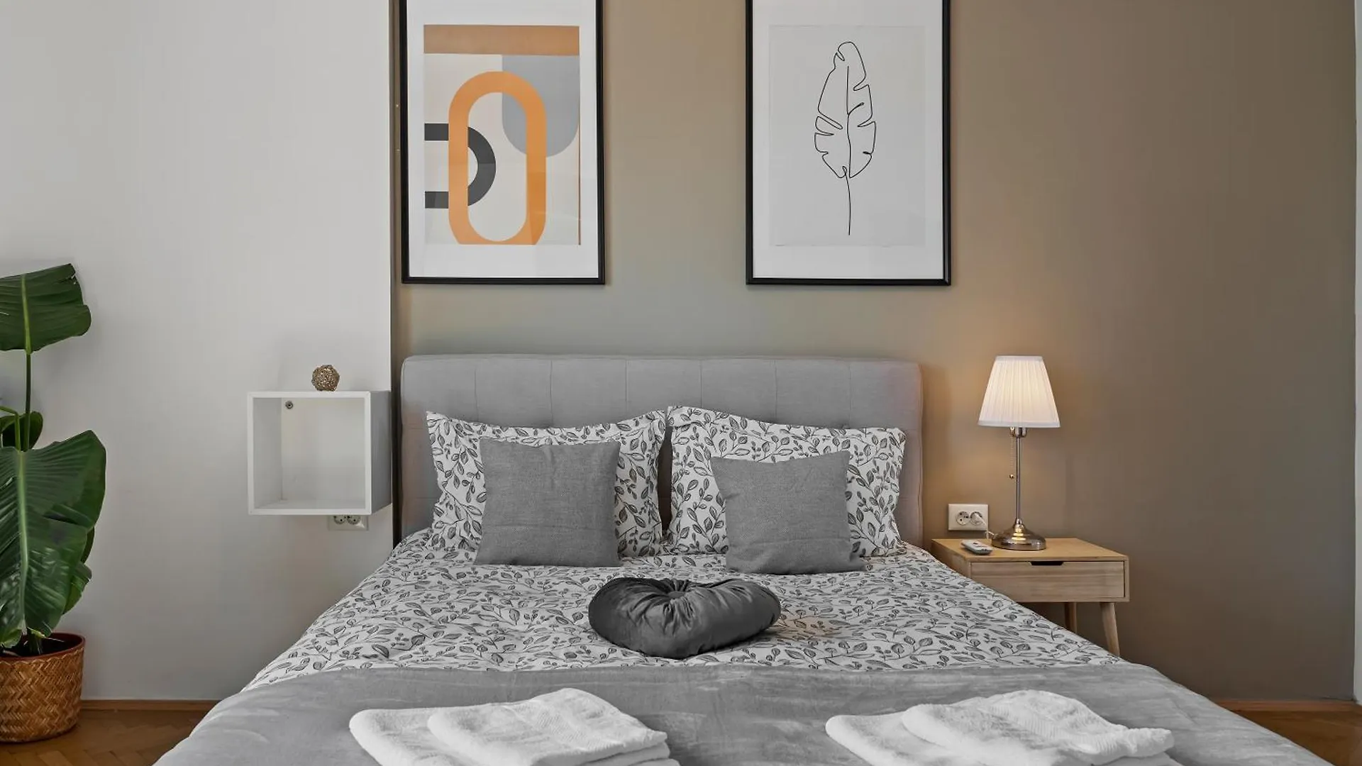 Ultracentral Dreamland Apartment 3 Bdrm Bucharest