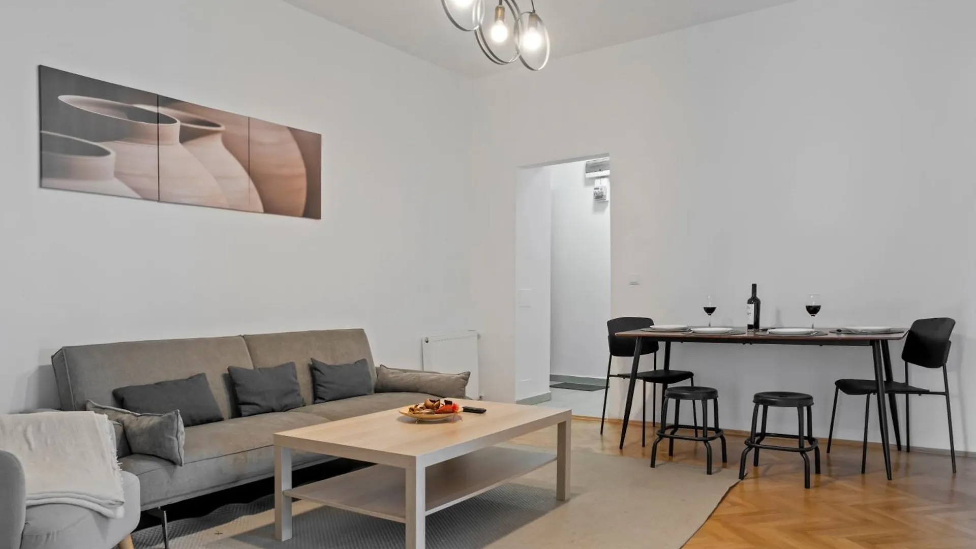 Ultracentral Dreamland Apartment 3 Bdrm Bucharest